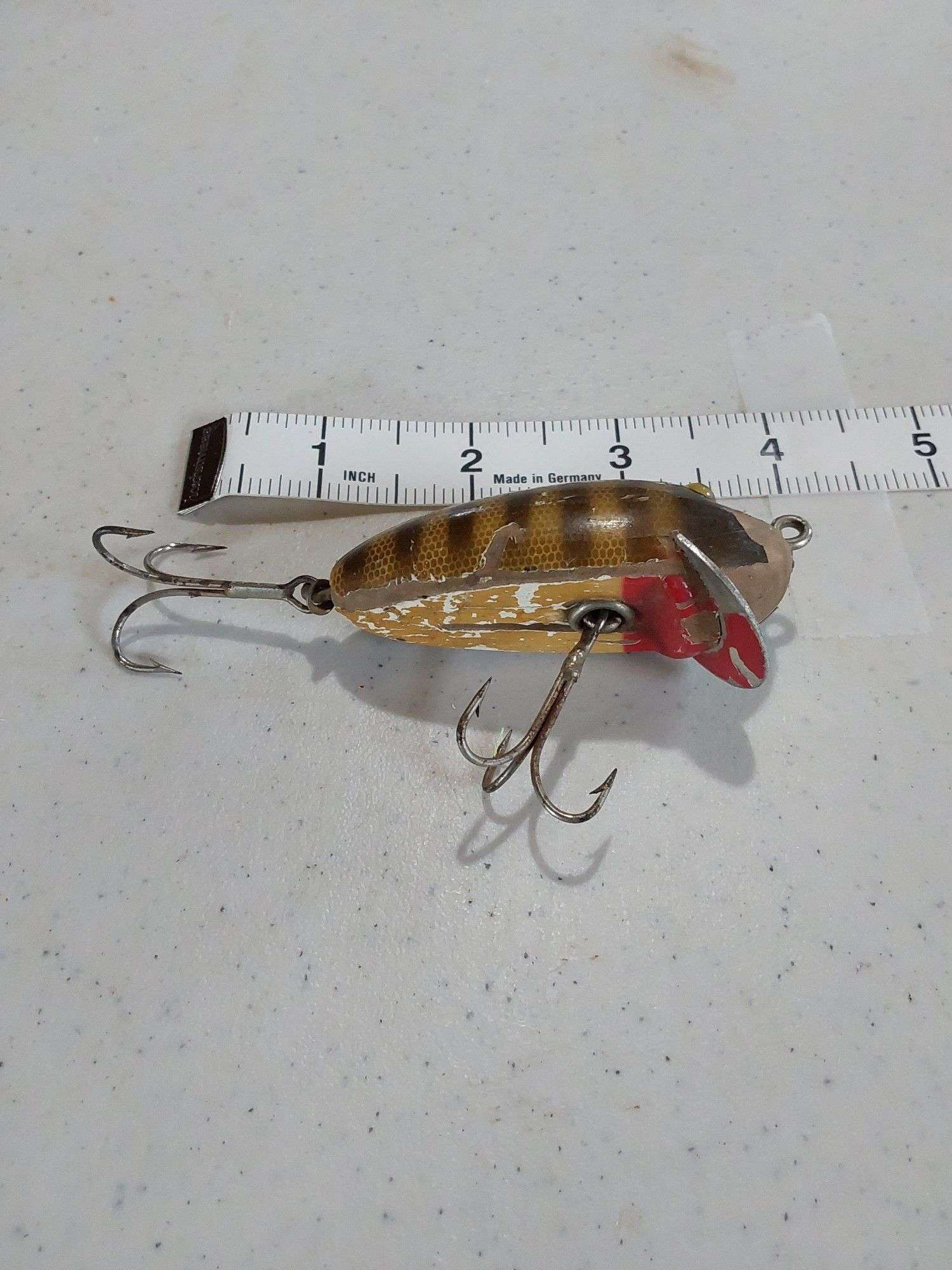 OLD WOODEN FISHING LURE - Kaufman Realty & Auctions