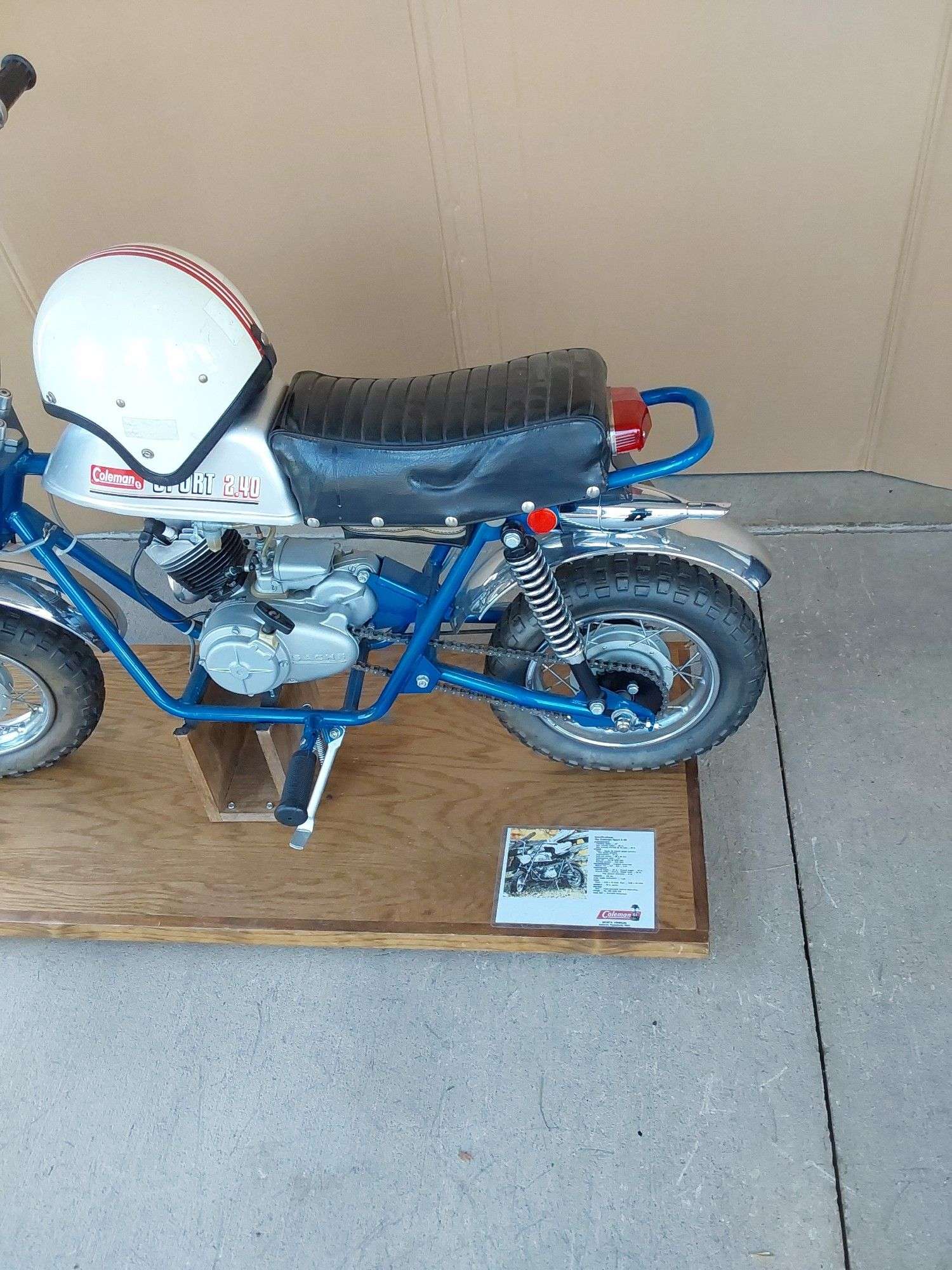 COLEMAN 2.40 SPORT MINI BIKE FULLY RESTORED IN GREAT WORKING CONDITION WITH HELMET EXTREMELY RARE - Kaufman Realty & Auctions COLEMAN 2.40 SPORT MINI BIKE FULLY RESTORED IN GREAT WORKING CONDITION WITH HELMET EXTREMELY RARE - Kaufman Realty & Auctions