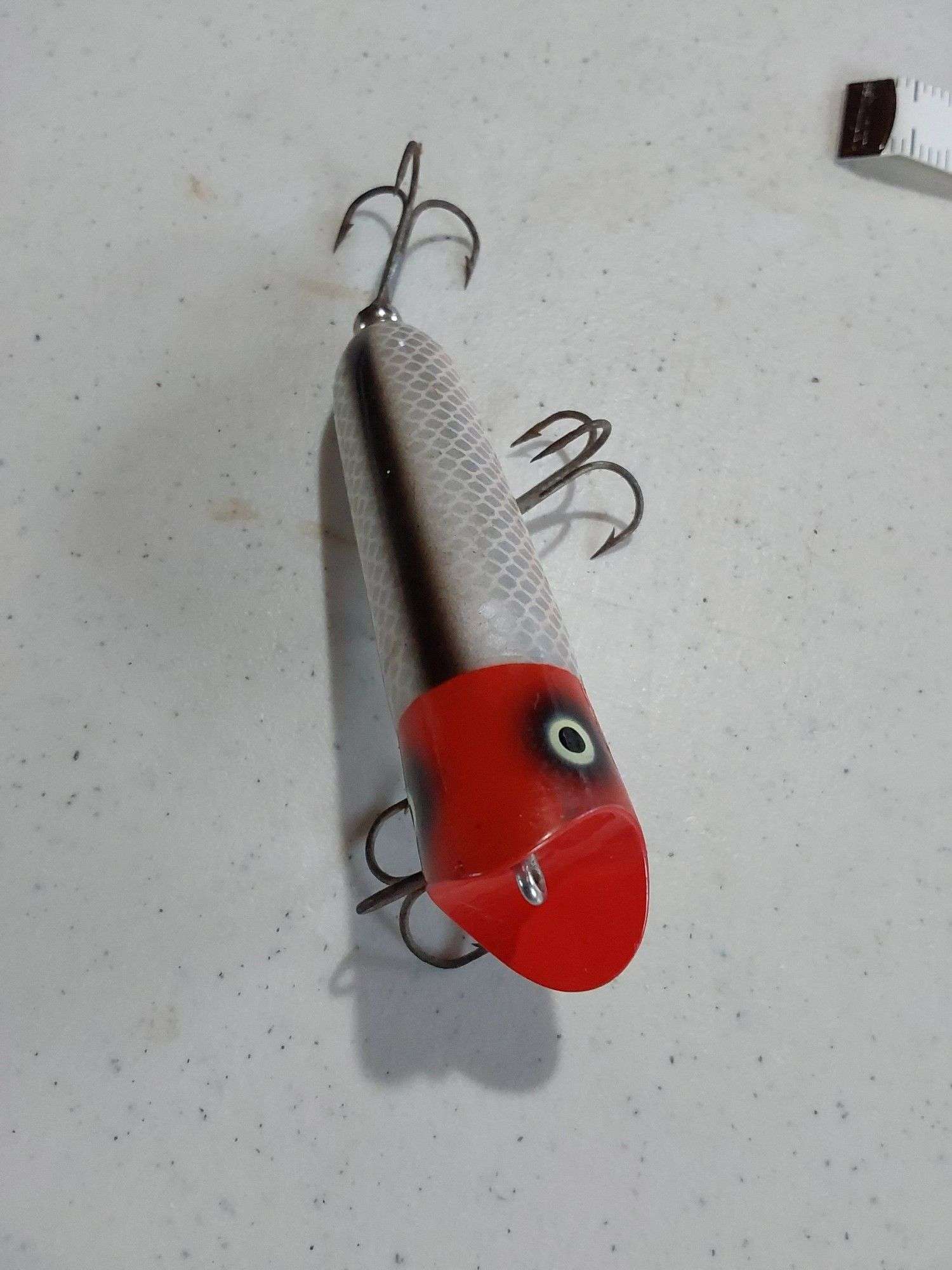 HEDDON LUCKY 13 FISHING LURE - Kaufman Realty & Auctions