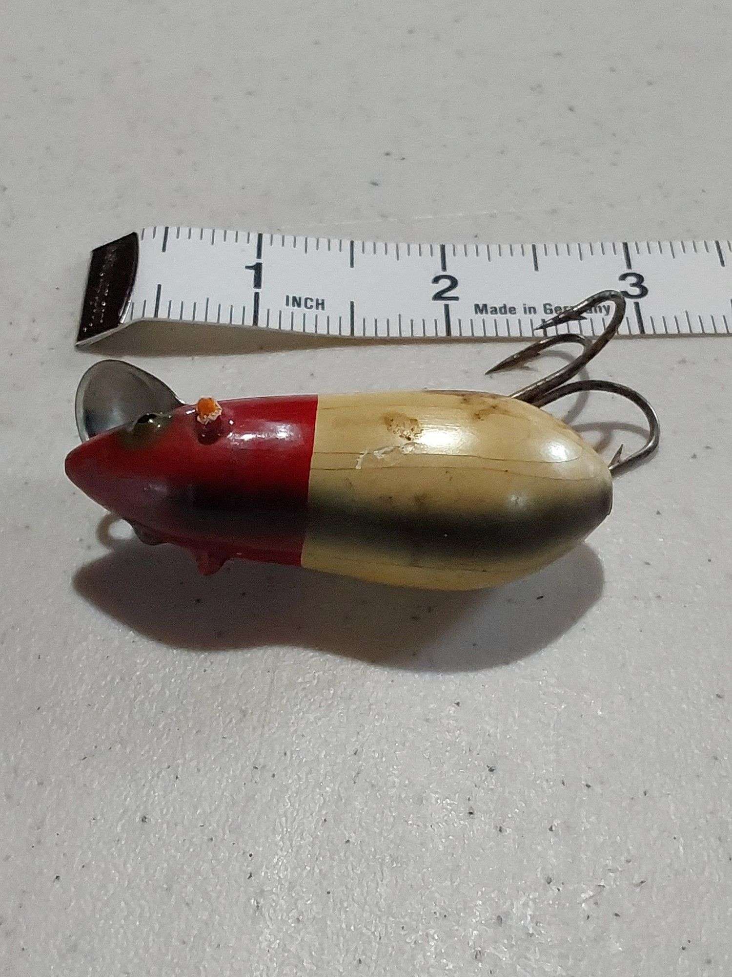 Vtg. Leurre de pêche Paw Paw en bois de 3,25 po. avec oeillets en verre - France