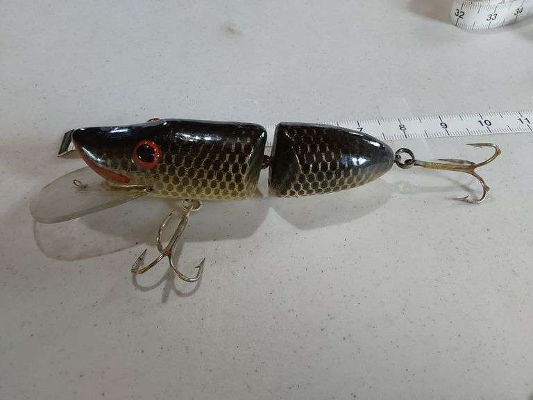 J.B. LURES WOODEN FISHING LURE - Kaufman Realty & Auctions J.B. LURES WOODEN FISHING LURE - Kaufman Realty & Auctions