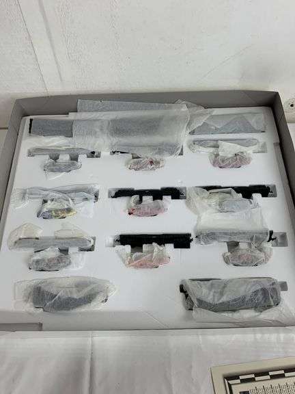 Dale Earnhardt die cast 20 piece train set 1/64 scale H.O. Scale Diecast Train Collection track included -