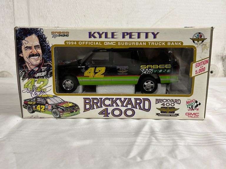 Kyle Petty Brickyard 400 GMC suburban truck bank - 1994 official GMC suburban truck bank - edition of 5000 box in good condition !
