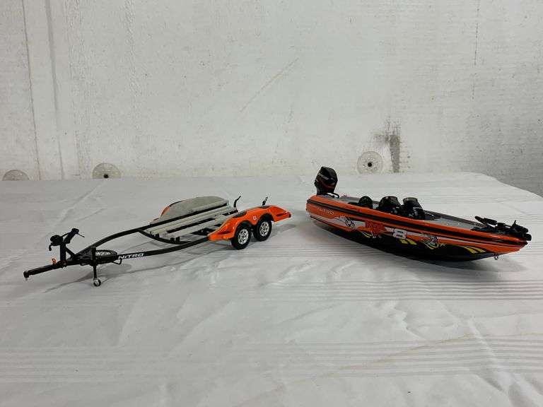 Nitro Boat with Trailer 2004 castaway 1/24 scale