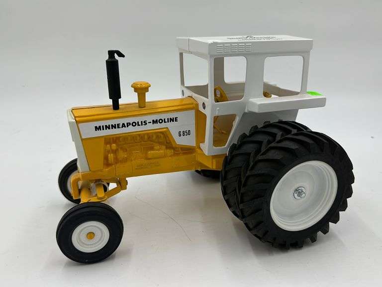 Minneapolis-Moline G-850 ERTL 1/16 Scale - Kaufman Realty & Auctions