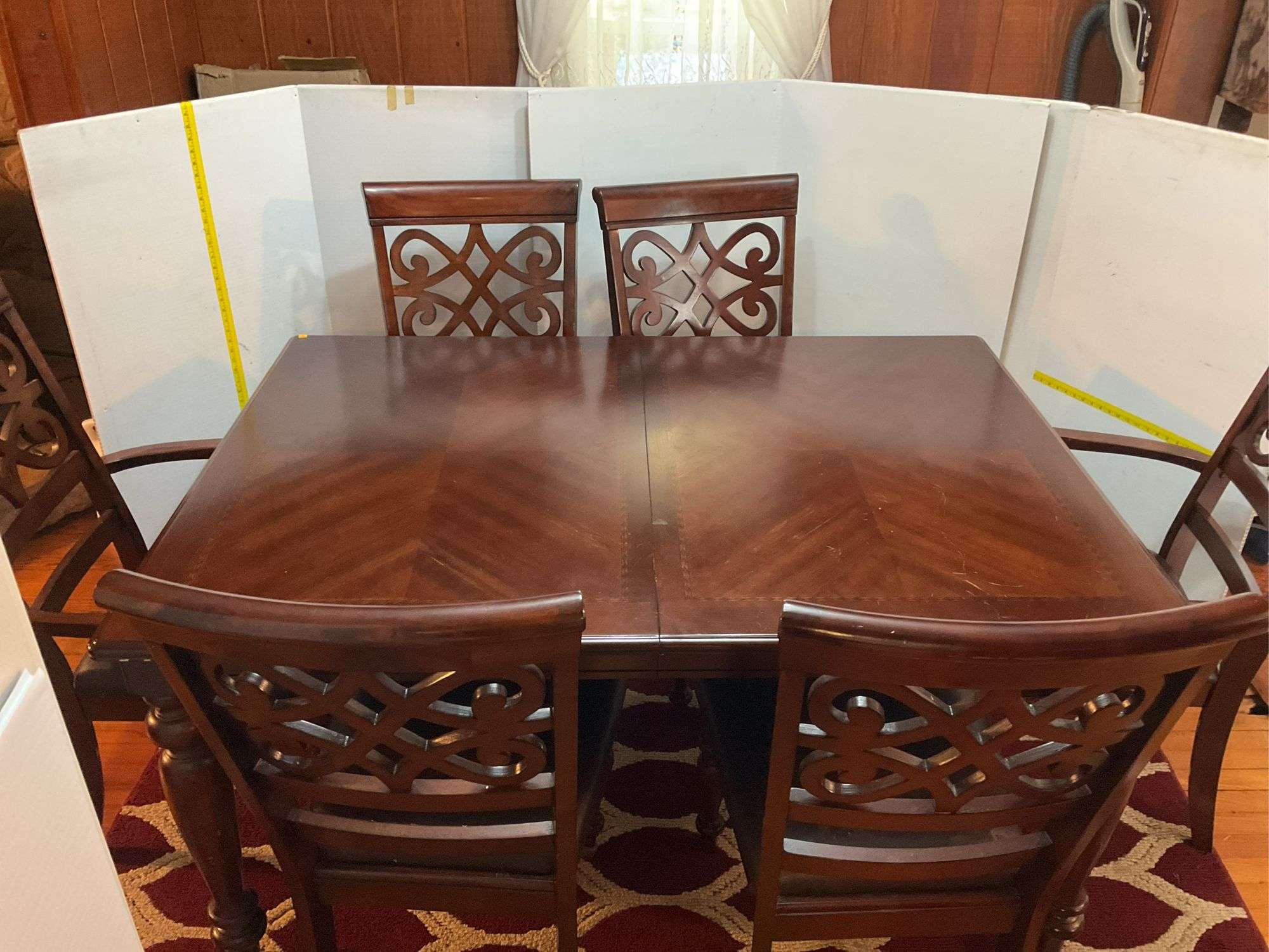 Green World Furniture Kitchen Table with 7 Chairs, Extra Table Leaf