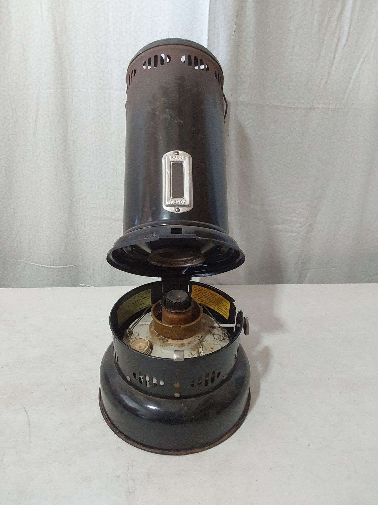 VALOR NO. 207 KEROSENE HEATER 20