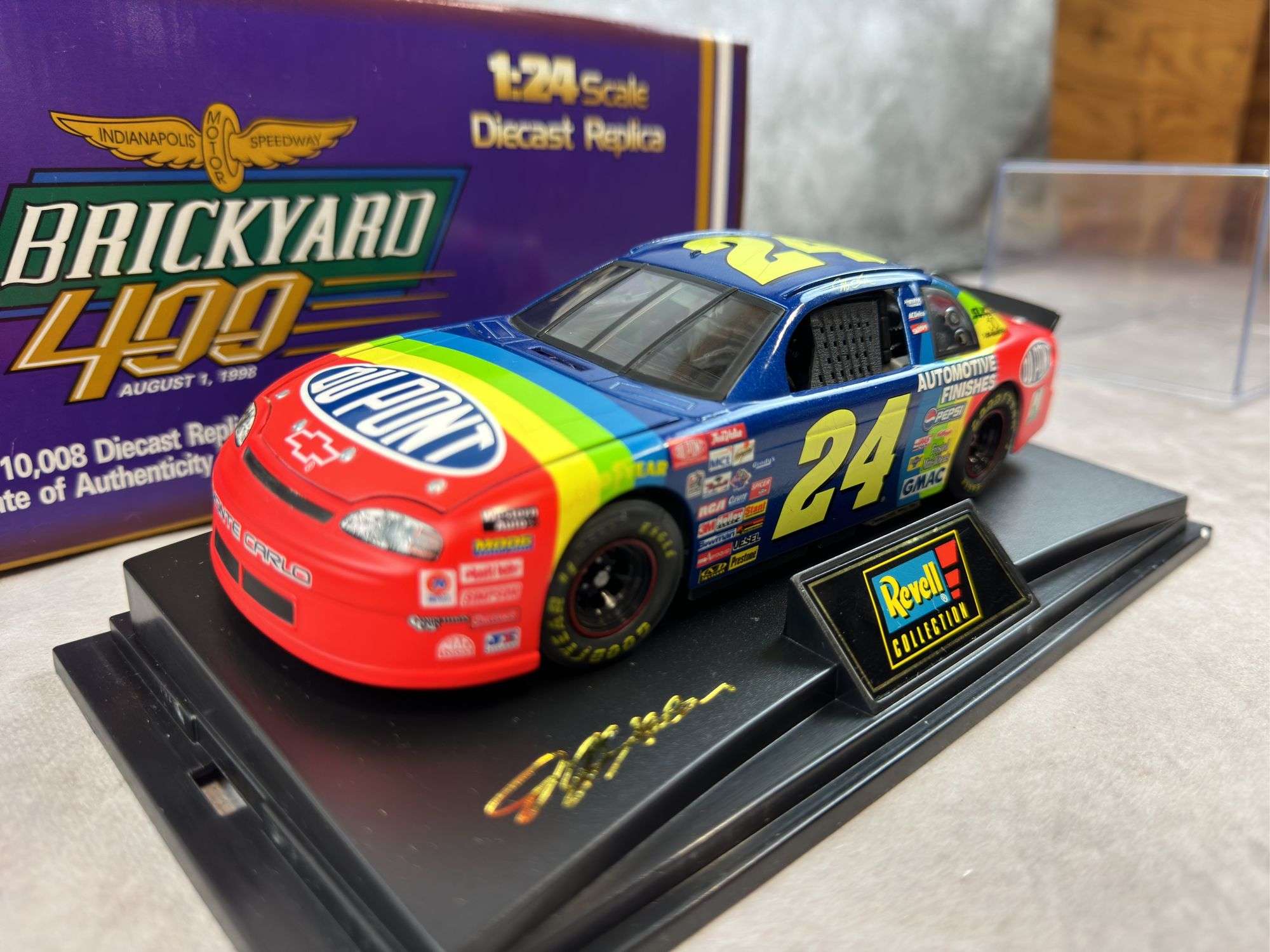 Revell Collection Collectible, 1:24 Scale, DuPont Jeff Gordon #24