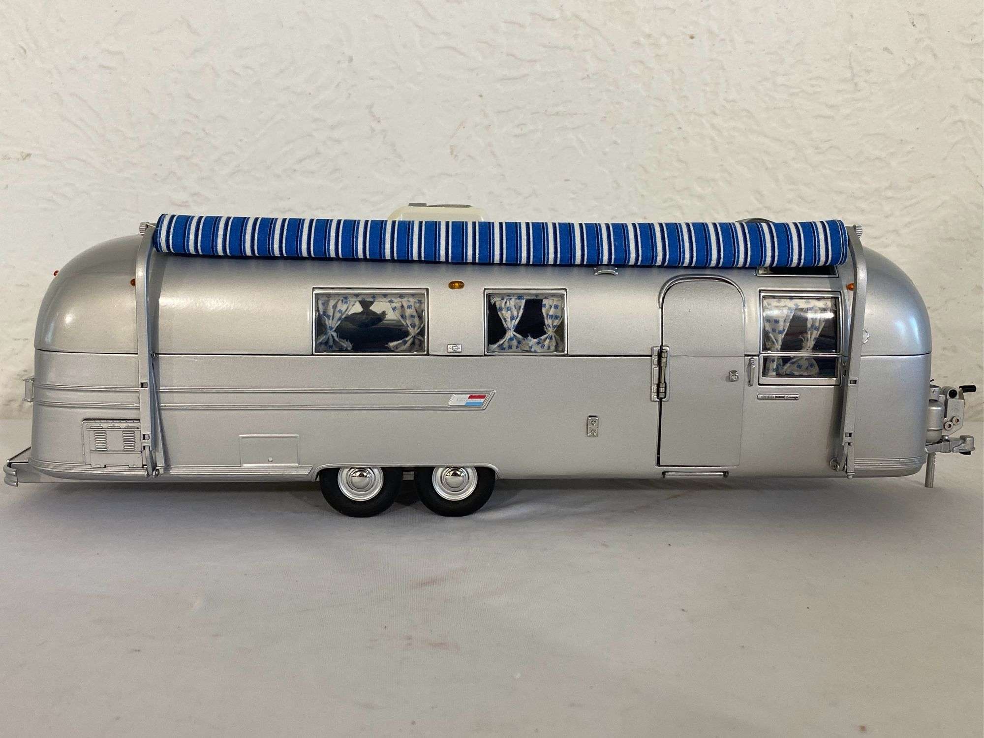【希少】1/18 Airstream Trailer ダイキャストモデル　箱付き 1968 Franklin Mint Precision Models Airstream Travel Trailer,1/24