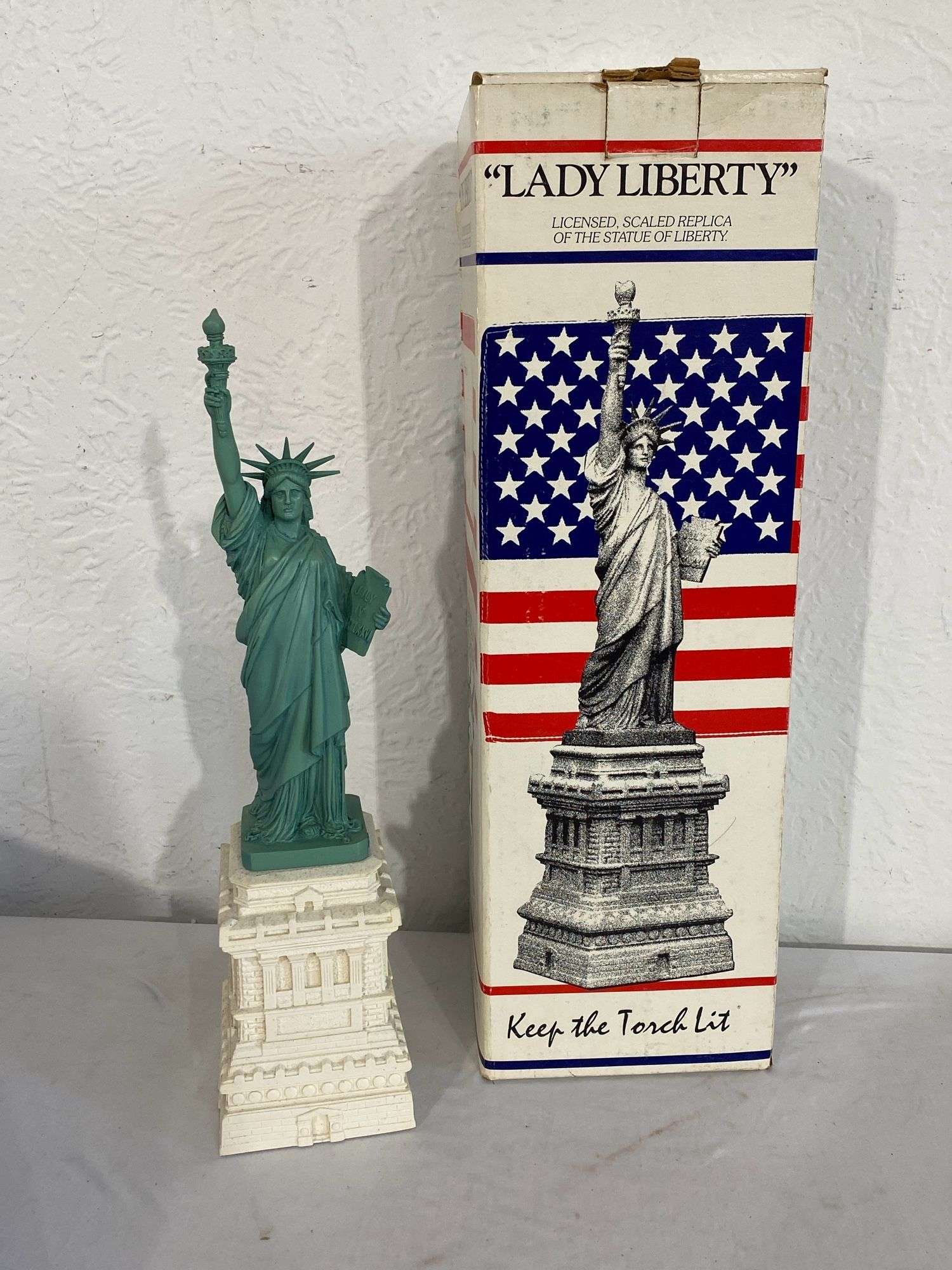 激レア　ドルガバ　Statue of Liberty tanktop Statue Of Liberty “Lady Liberty” - Kaufman Realty & Auctions