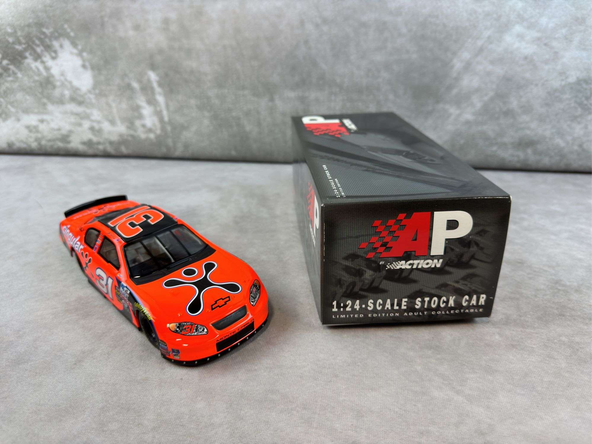 Jeff Burton #31 Cingular Wireless, Kevin Harvick #29 GOOD