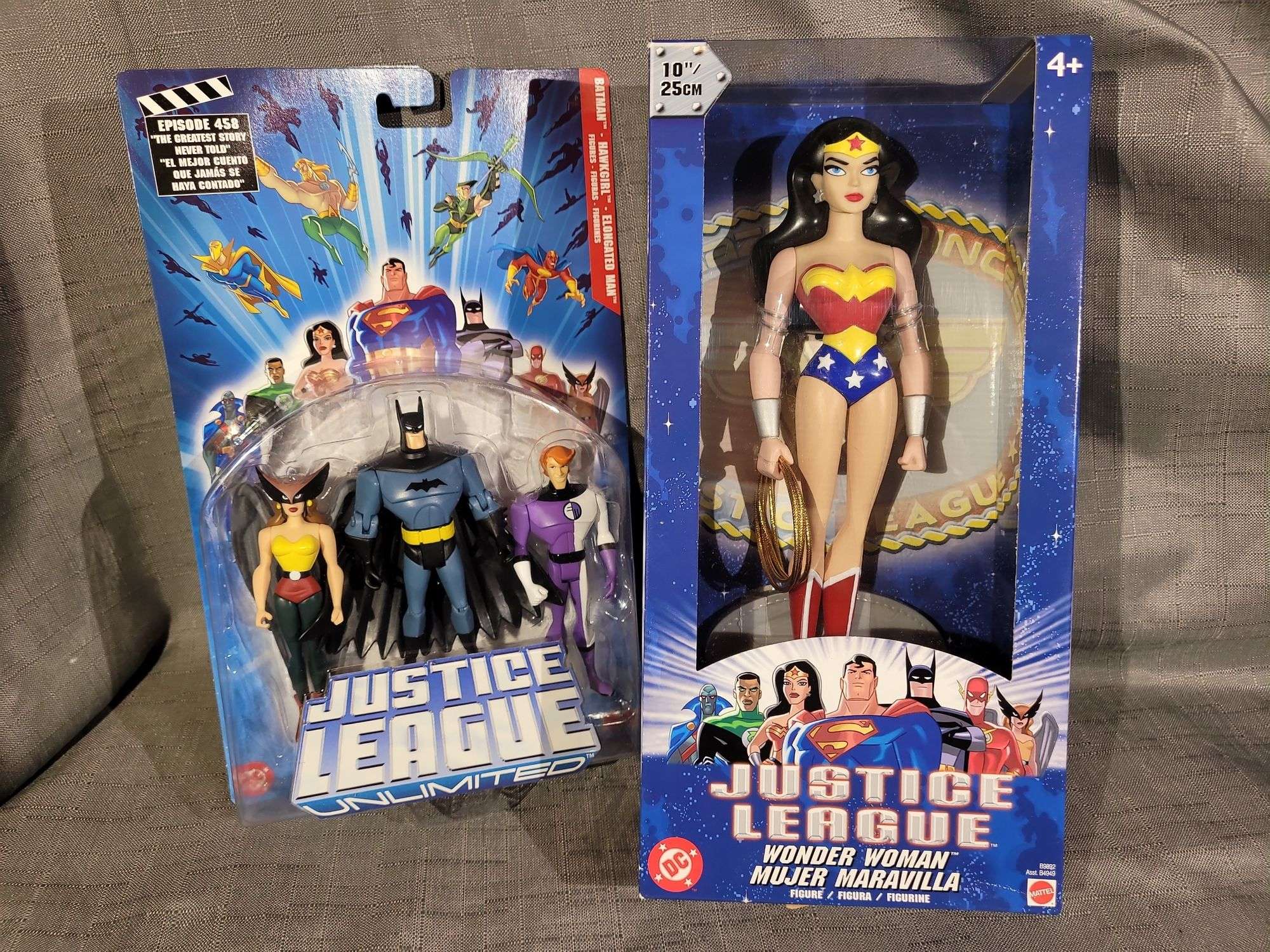 JUSTICE LEAGUE WONDER WOMAN FIGURE & UNLIMITED #H2102- NIB