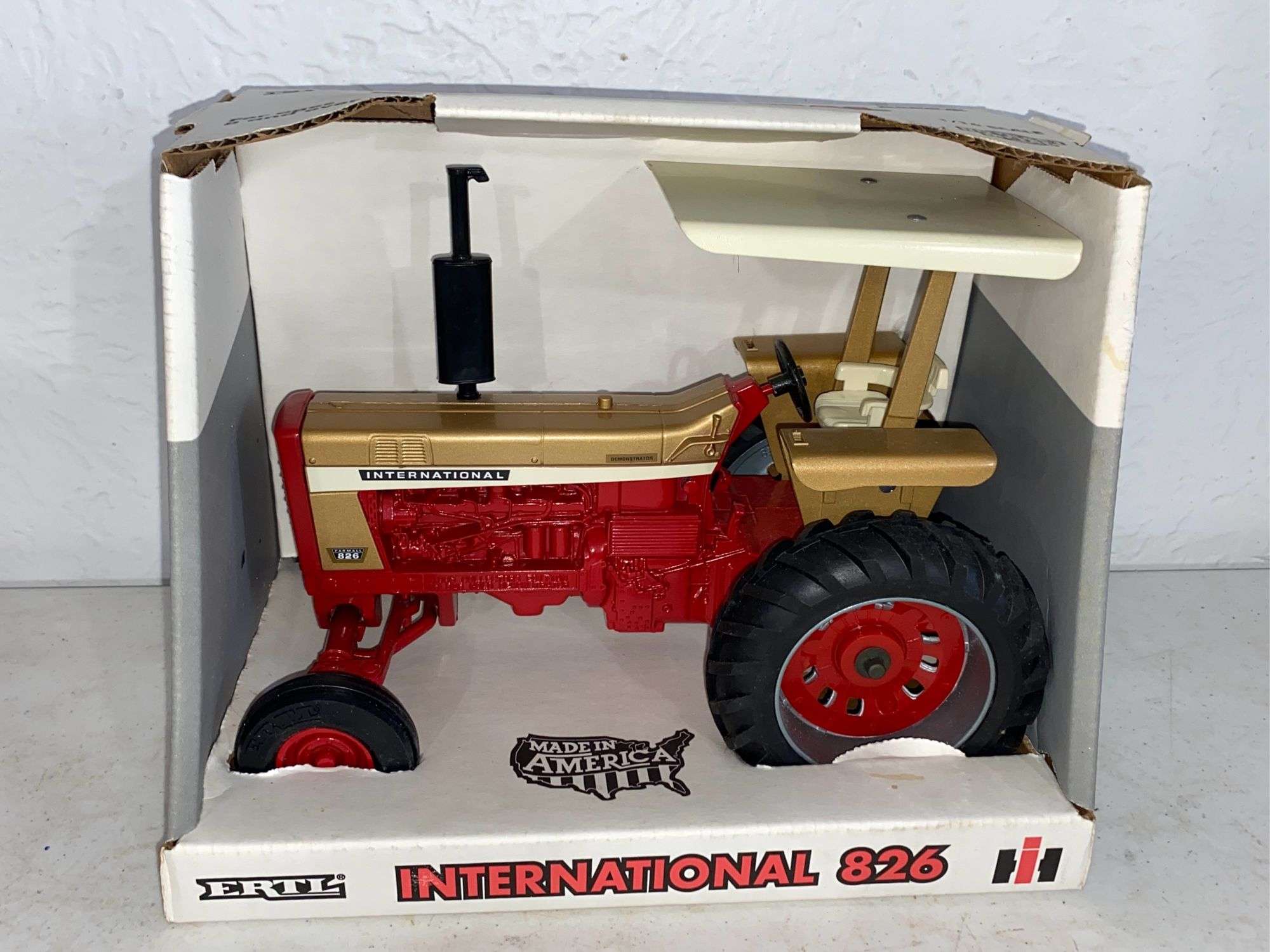 ERTL international FARMALL 1456｜ホビーラジコン