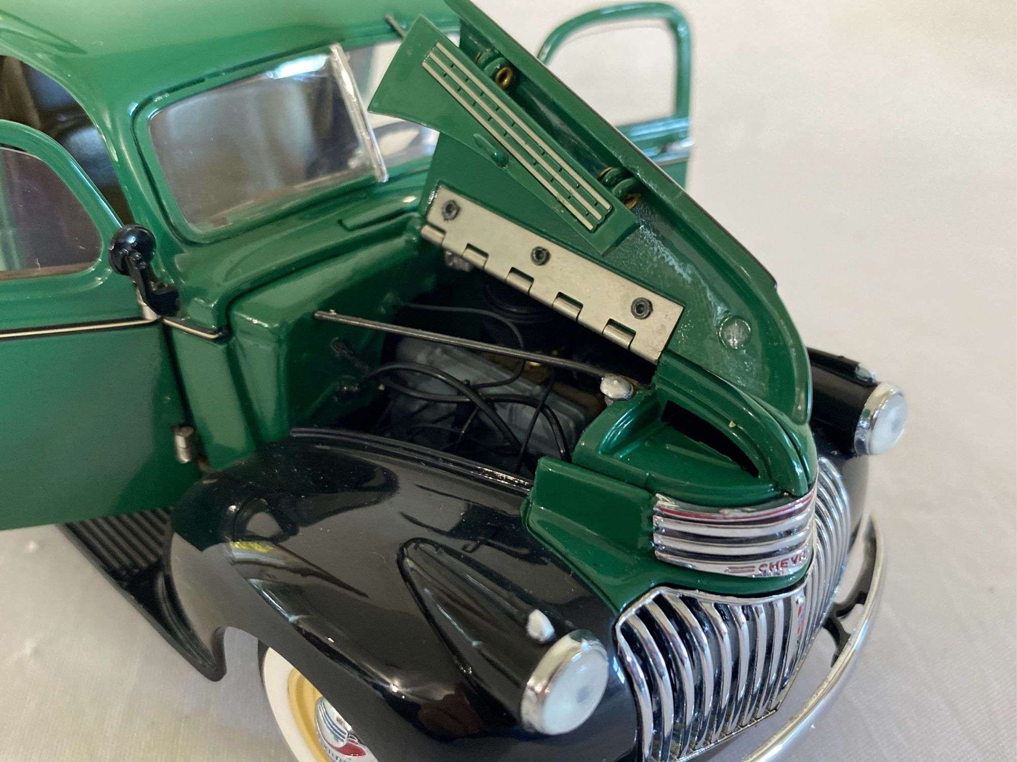 Franklin Mint Precision Models 1946 Chevrolet Suburban ,1/25 Scale