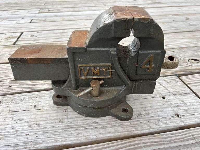 VMT 4 in. Bench vise
