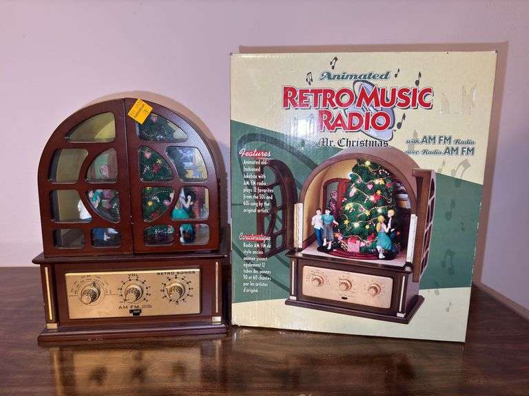 Animated Retro Music Radio by Mr. Christmas