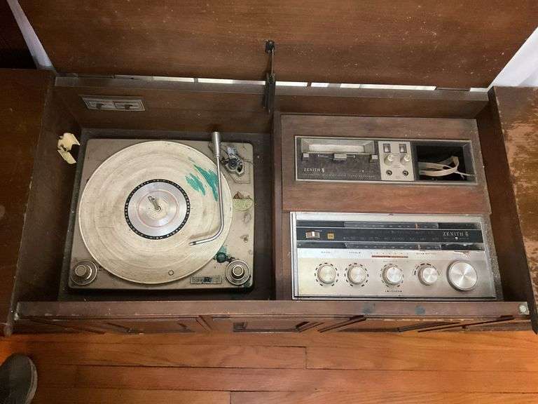 Vintage Zenith Solid State Cassette Turntable