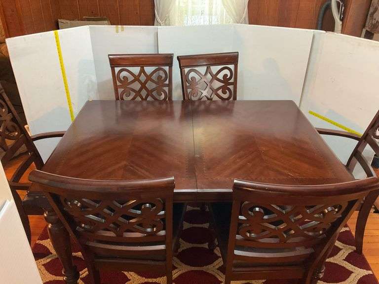 Green World Furniture Kitchen Table with 7 Chairs, Extra Table Leaf