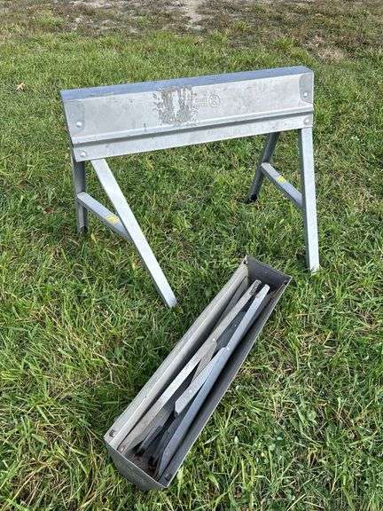 Pair of collapsible saw horses