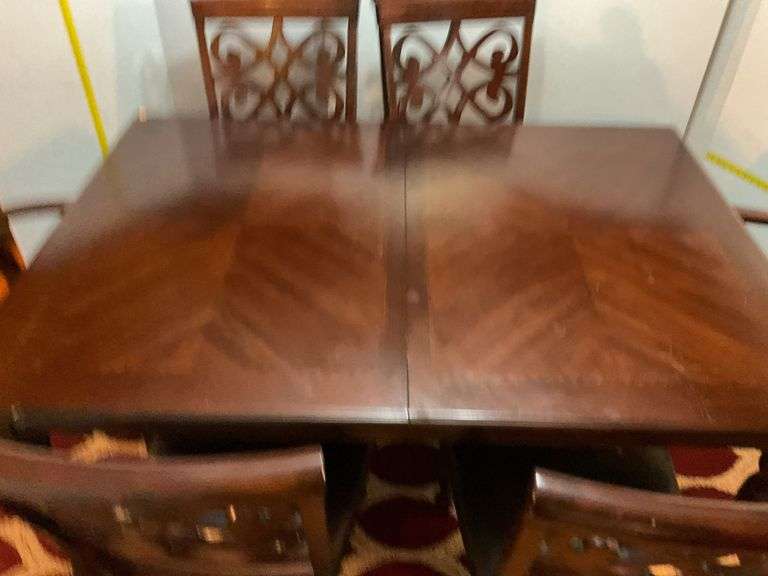 Green World Furniture Kitchen Table with 7 Chairs, Extra Table Leaf