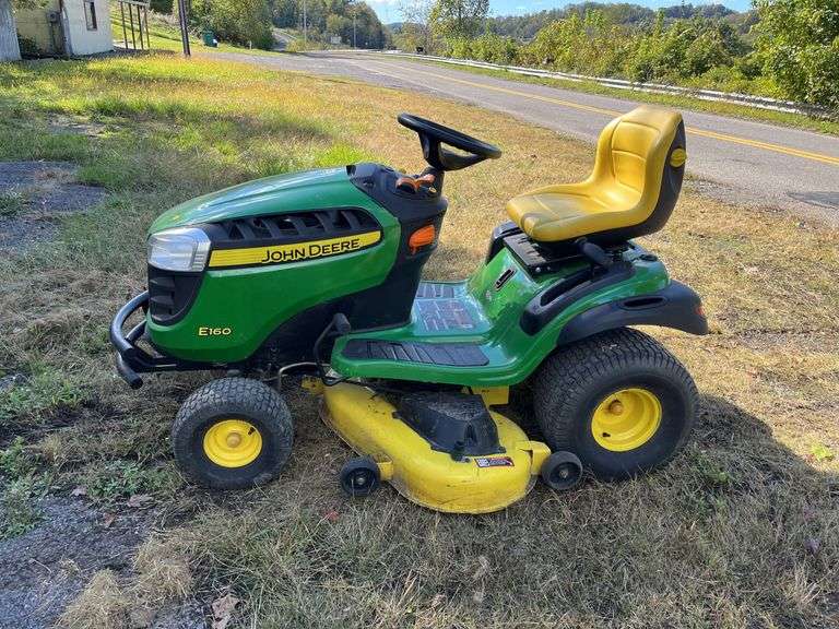 John Deere E160 Lawn Tractor