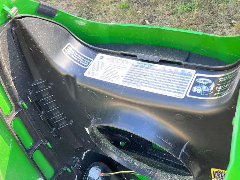John Deere E160 Lawn Tractor