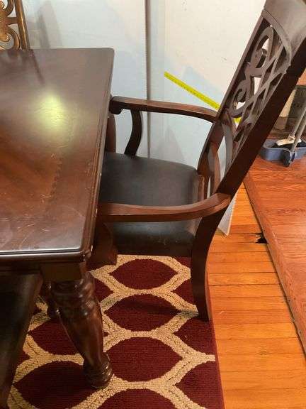 Green World Furniture Kitchen Table with 7 Chairs, Extra Table Leaf