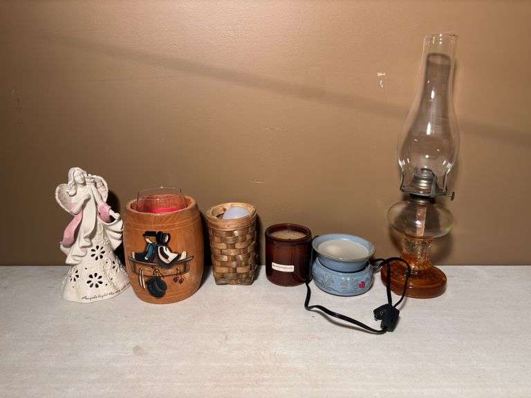 Oil lamp , candles , scentsy
