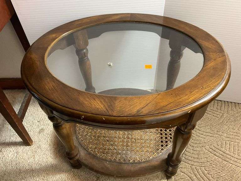 Round Glasstop End Table