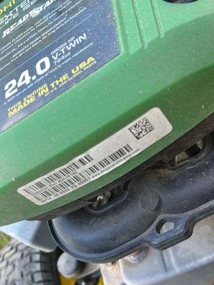 John Deere E160 Lawn Tractor