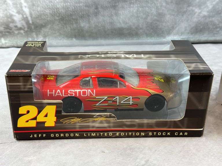 Jeff Gordon #24 Z-14 Limited Edition Stock Car and Bristol