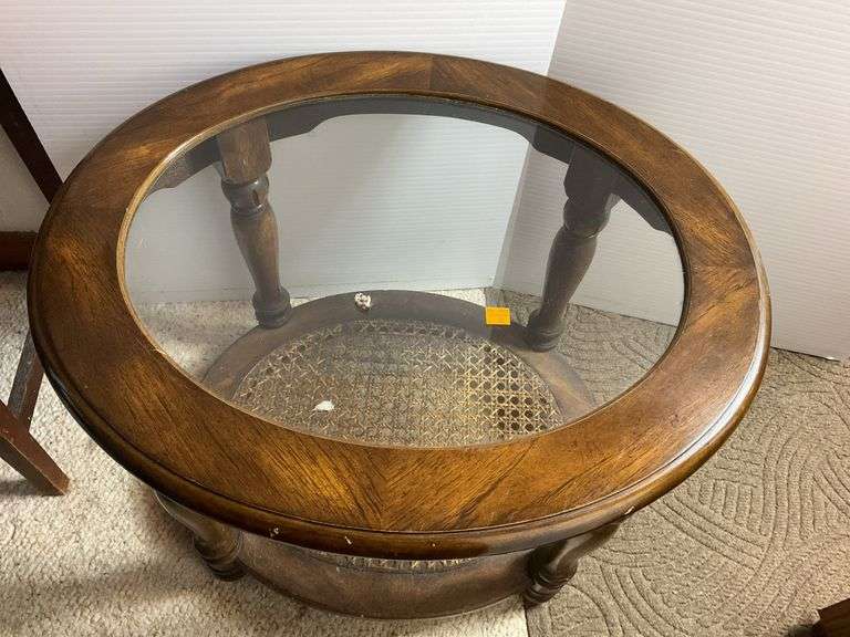 Round Glasstop End Table