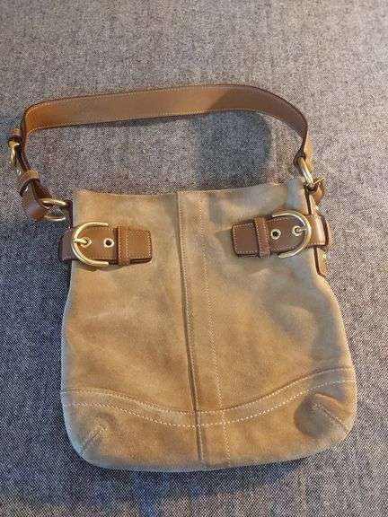 VINTAGE SUEDE COACH HAND BAG