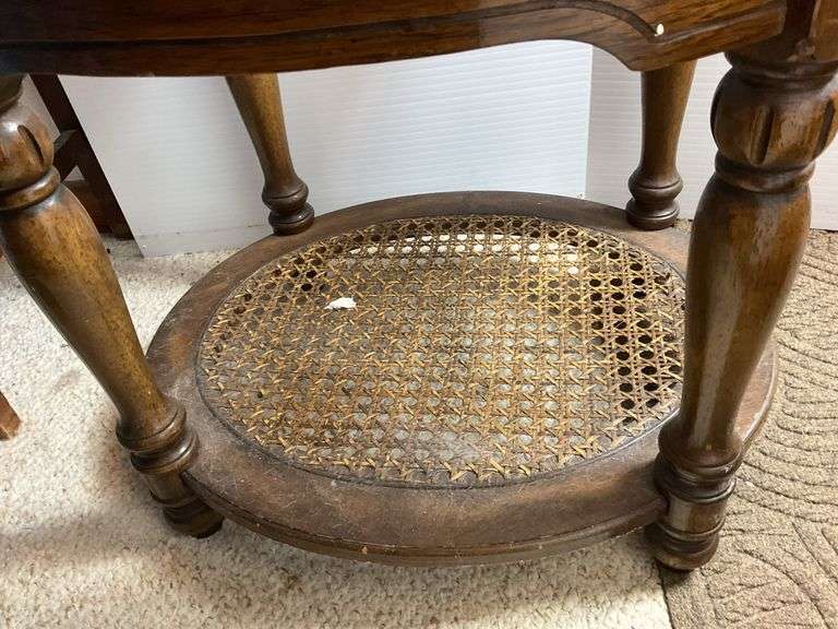 Round Glasstop End Table