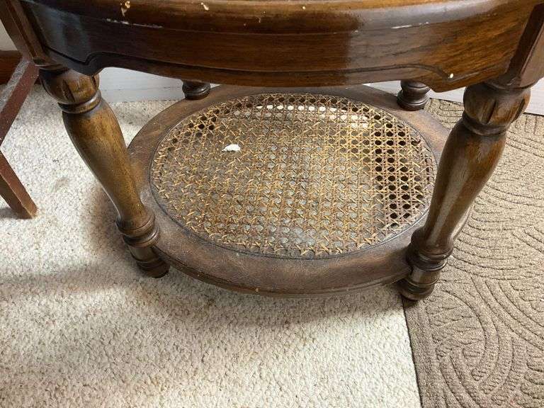 Round Glasstop End Table