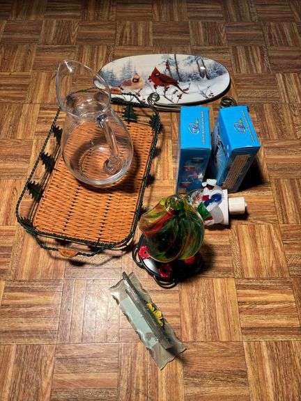 New - hummingbird feeder ,tray