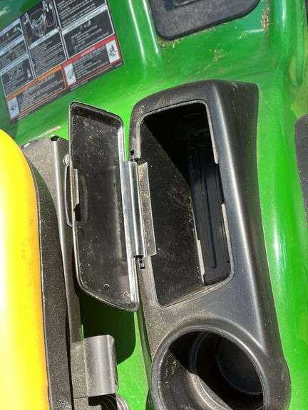John Deere E160 Lawn Tractor