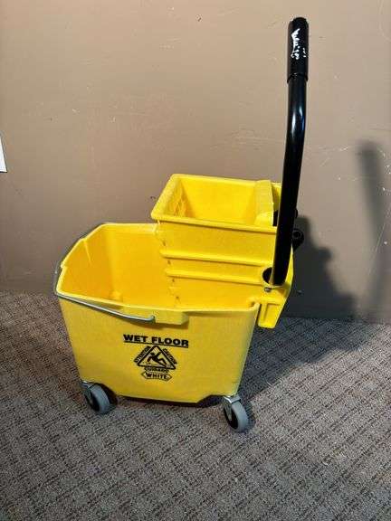 Mop bucket