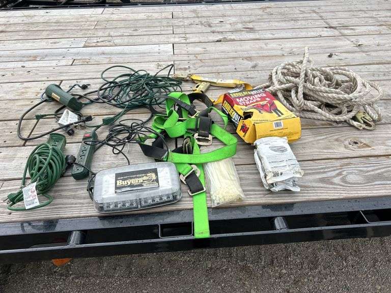Power cords, light, cable ties, moving straps, moving dolly straps and more - untested