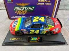 Revell 1/24 #30 グランプリ Revell Collection Collectible, 1:24 Scale, DuPont Jeff Gordon #24