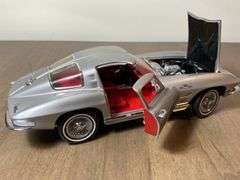 Franklin Mint 1/24 – Chevrolet Corvette C2 Stingray 1963 – Rouge – Modèle De Collection France