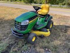 John Deere E160 Lawn Tractor