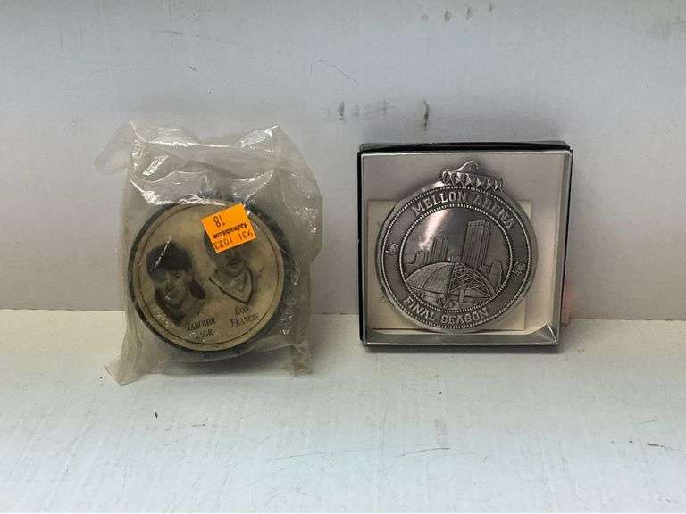 Pittsburgh Penguins Mellon Arena Final Season Medallion and Hockey Puck