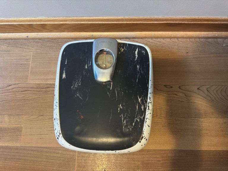 Vintage COUNSELOR Bathroom Scale.