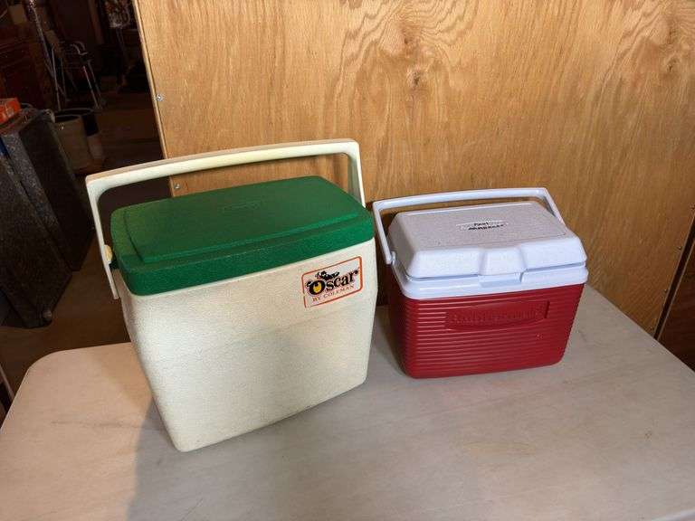 Vintage Oscar by Coleman Cooler Green Lid Ice Chest & Rubbermaid cooler with white lid.