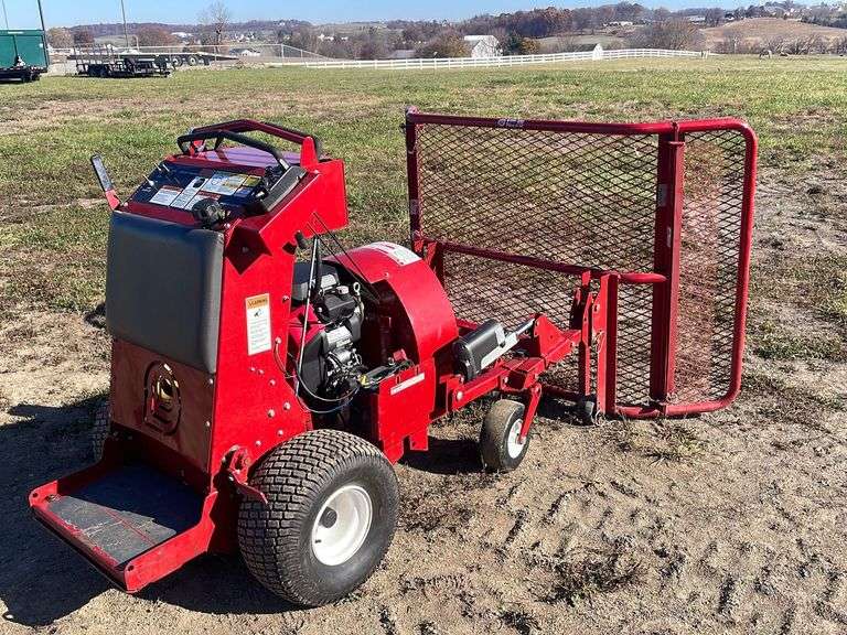 Brown stand-on blower/vac mod. BVZ400H - showing 99.4 hrs