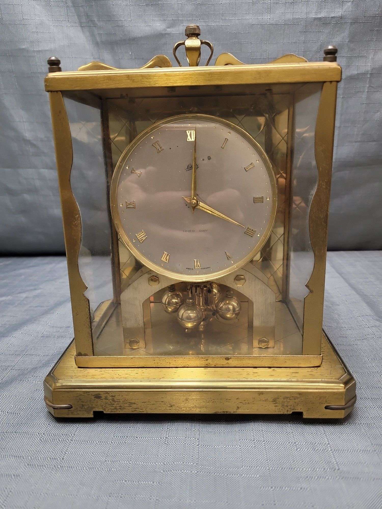 CHINGGIS Gold 1リッター39% VINTAGE SCHATZ 1000 day CLOCK- GERMANY - Kaufman Realty & Auctions