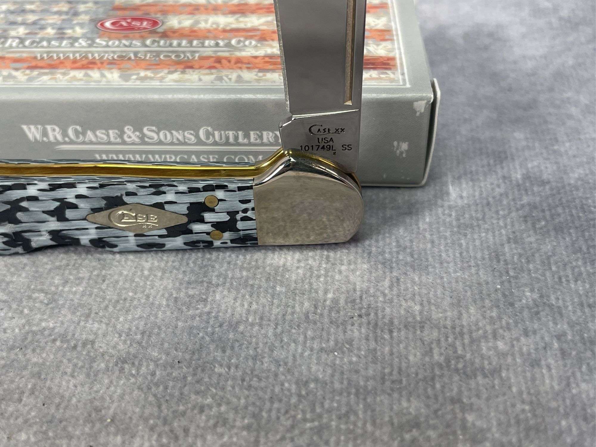 2019 CASE XX BLACK AND WHITE CARBON FIBER/G-10 WEAVE MINI COPPERLOCK