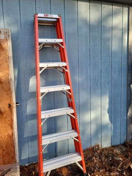 7' Louisville step ladder