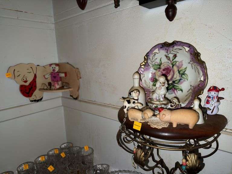 Pig Decor & Miscellaneous Items
